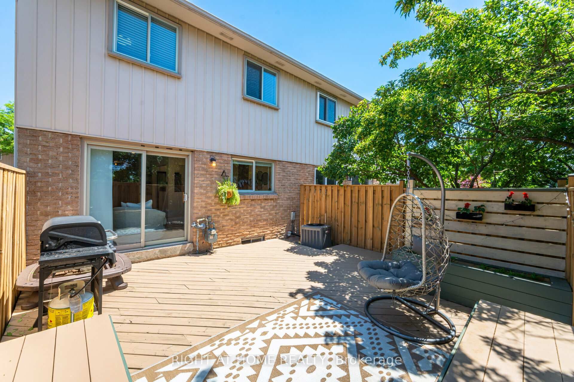 1516 Lancaster Drive Unit 1 photo 34