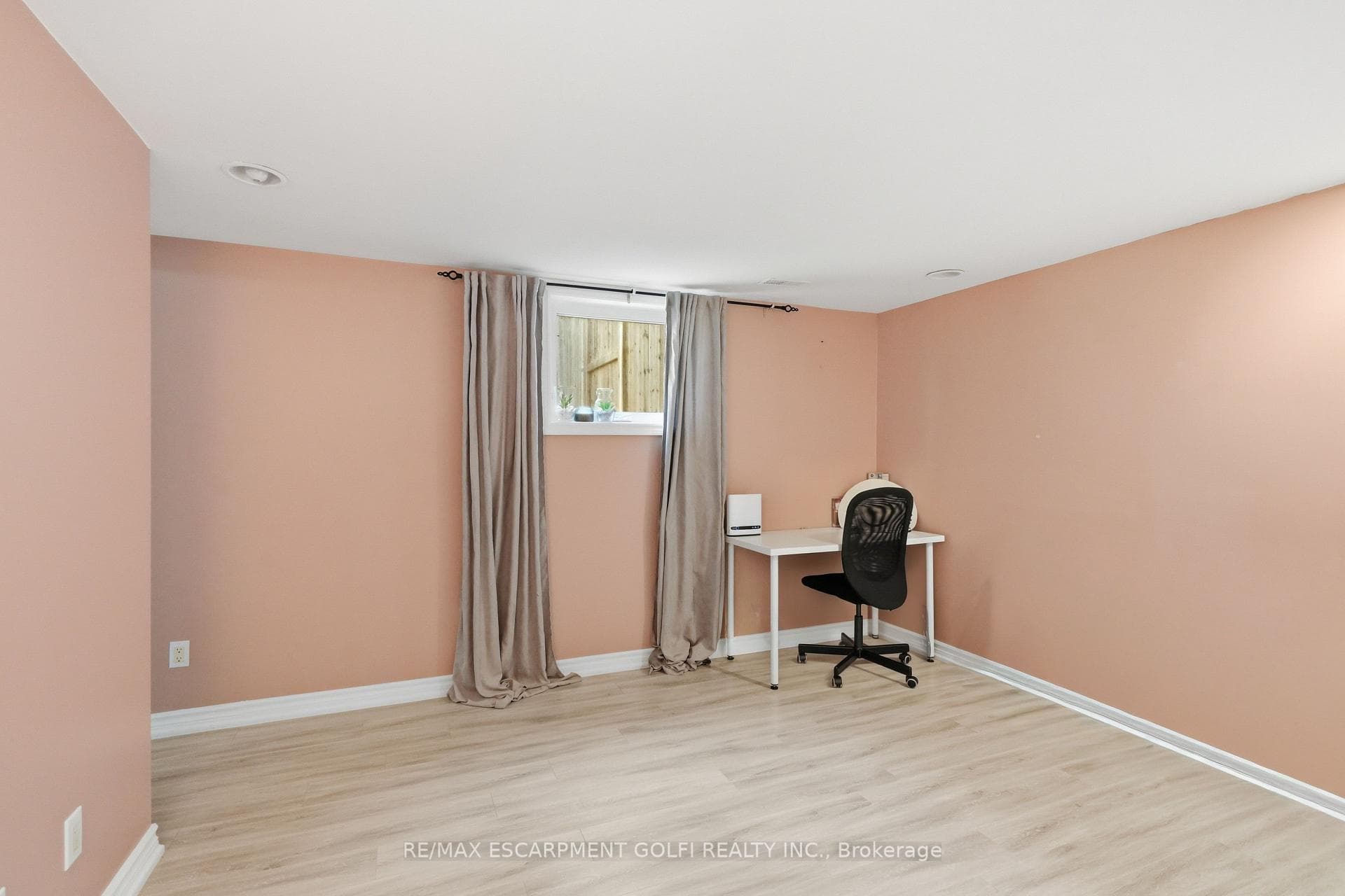 33 Debora Drive photo 23