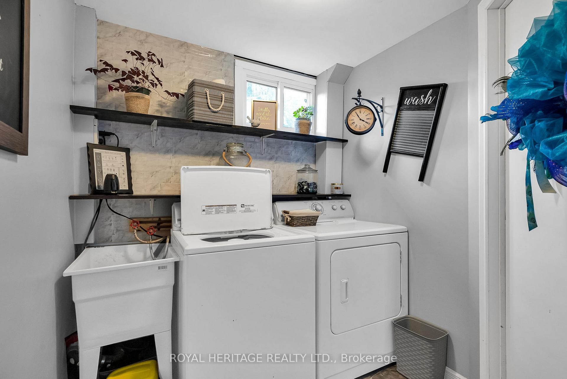 241 Sinclair Street photo 10
