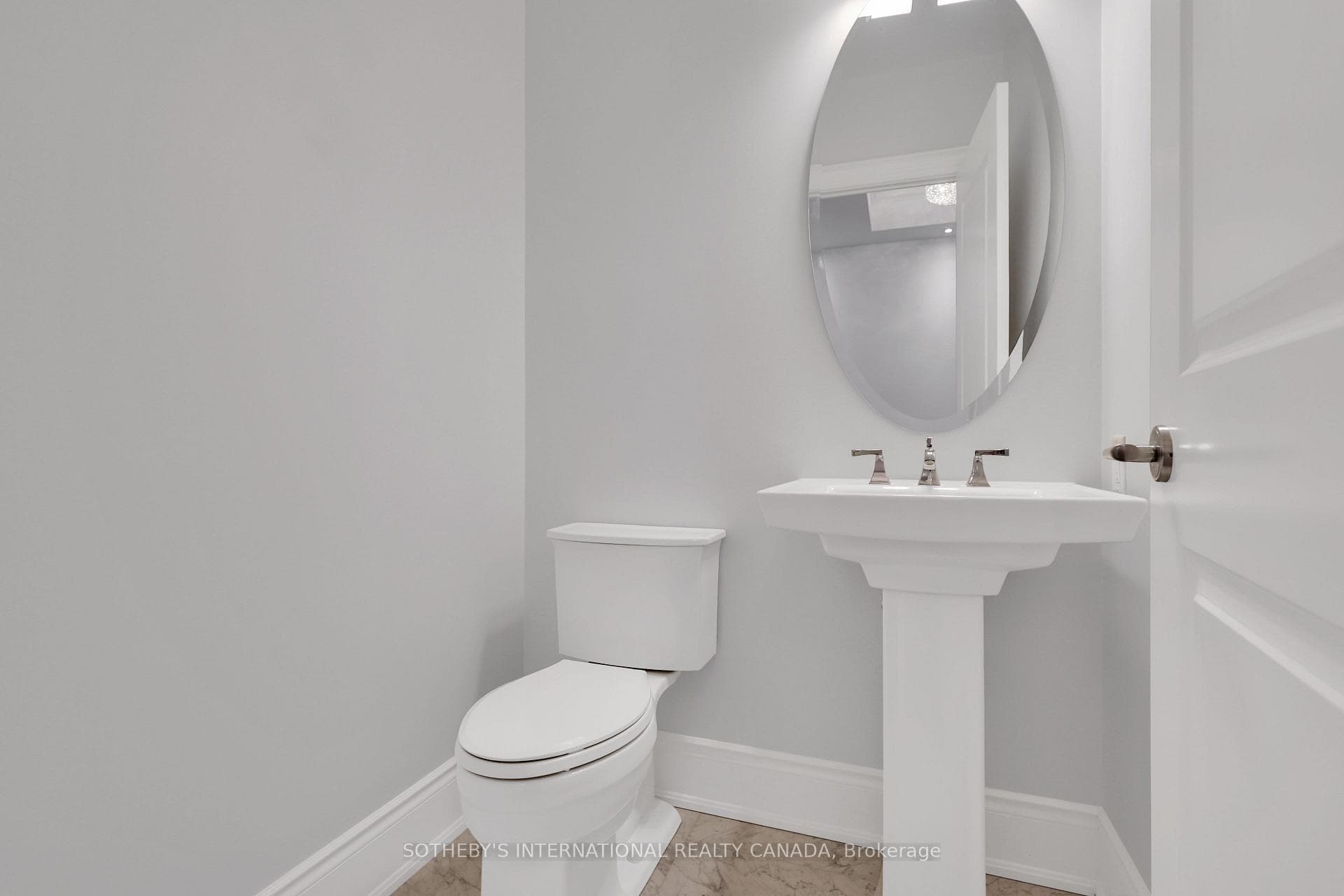 1717 Avenue Road Unit 604 photo 13