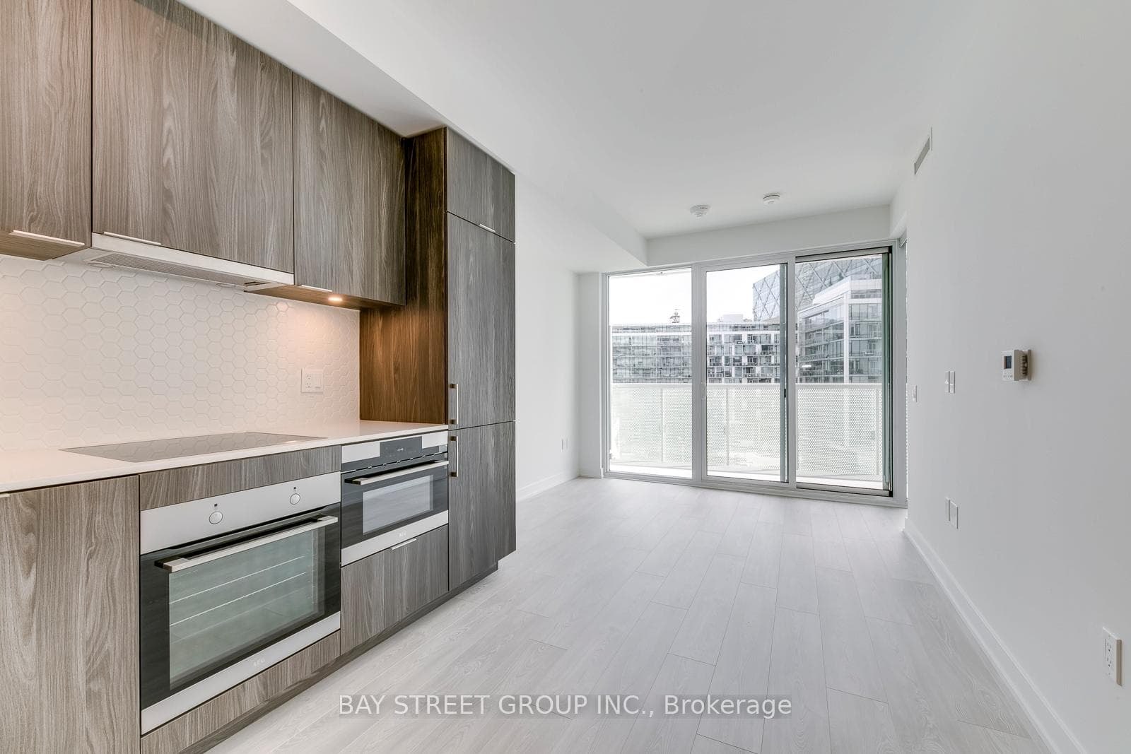 15 Queens Quay Unit 624 photo 11