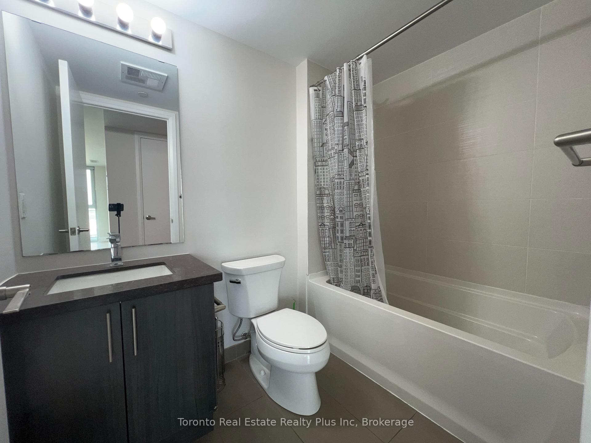 16 Mcadams Avenue Unit 803 photo 8