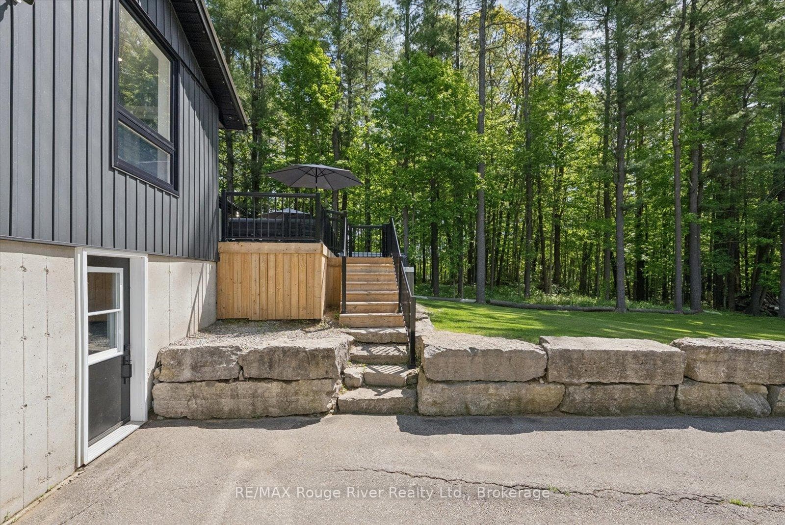 1004 Telecom Road photo 26