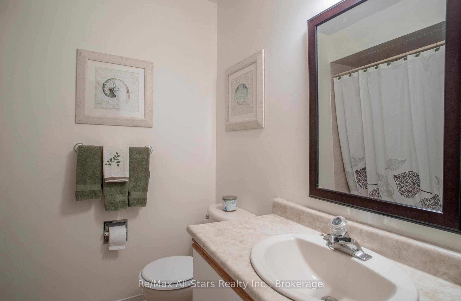 39 Applewood Crescent photo 21