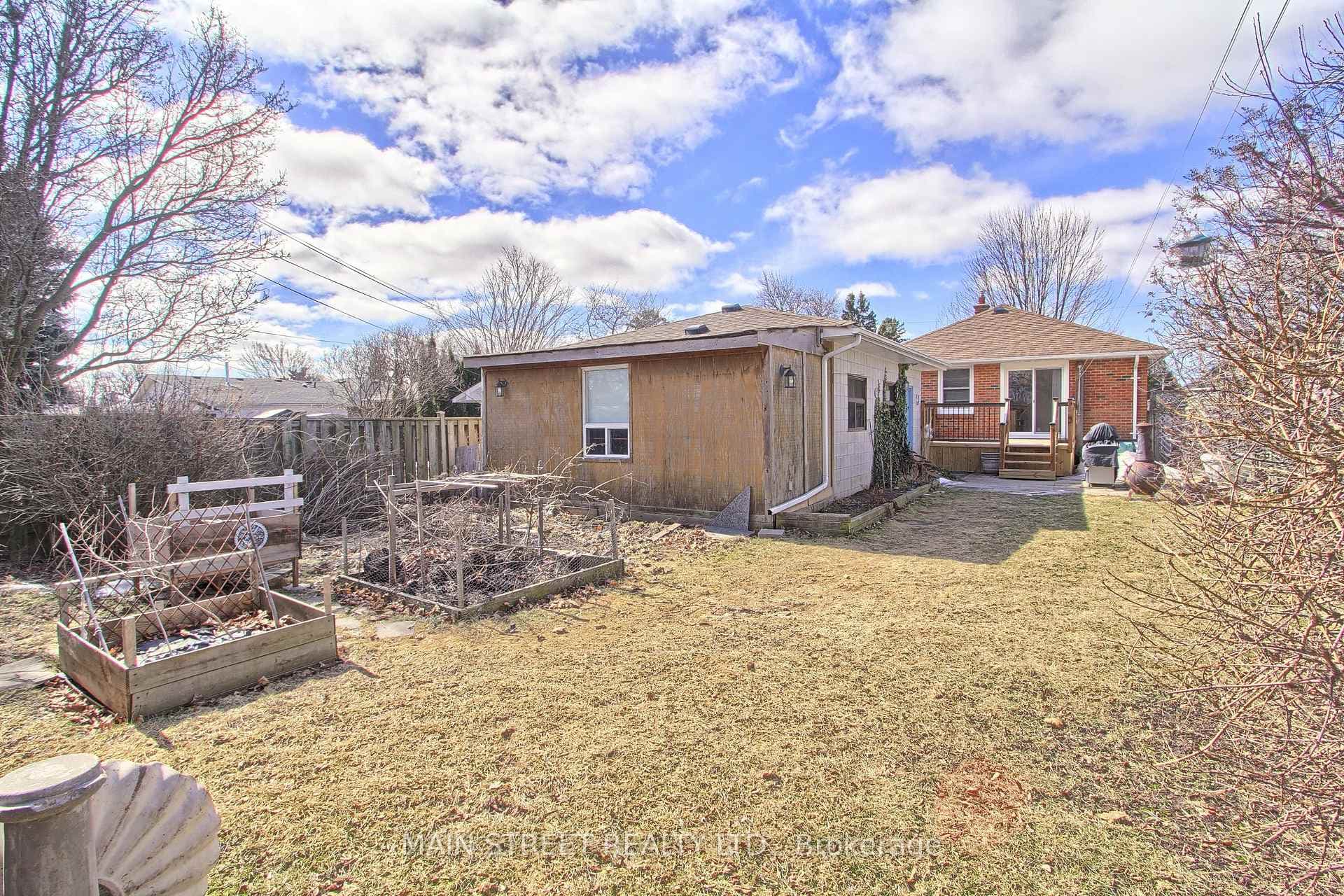 Fully Fenced, Private Yard