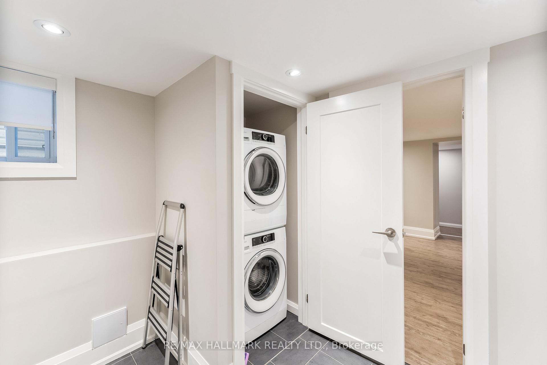 226 Claremont Street photo 19