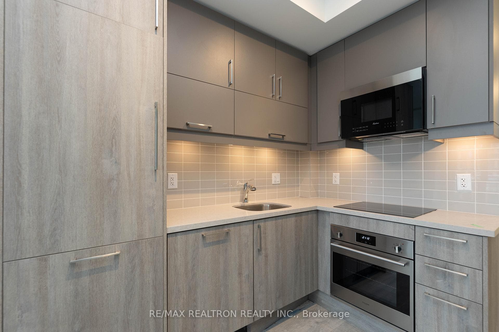 8119 Birchmount Road Unit 1301A photo 10