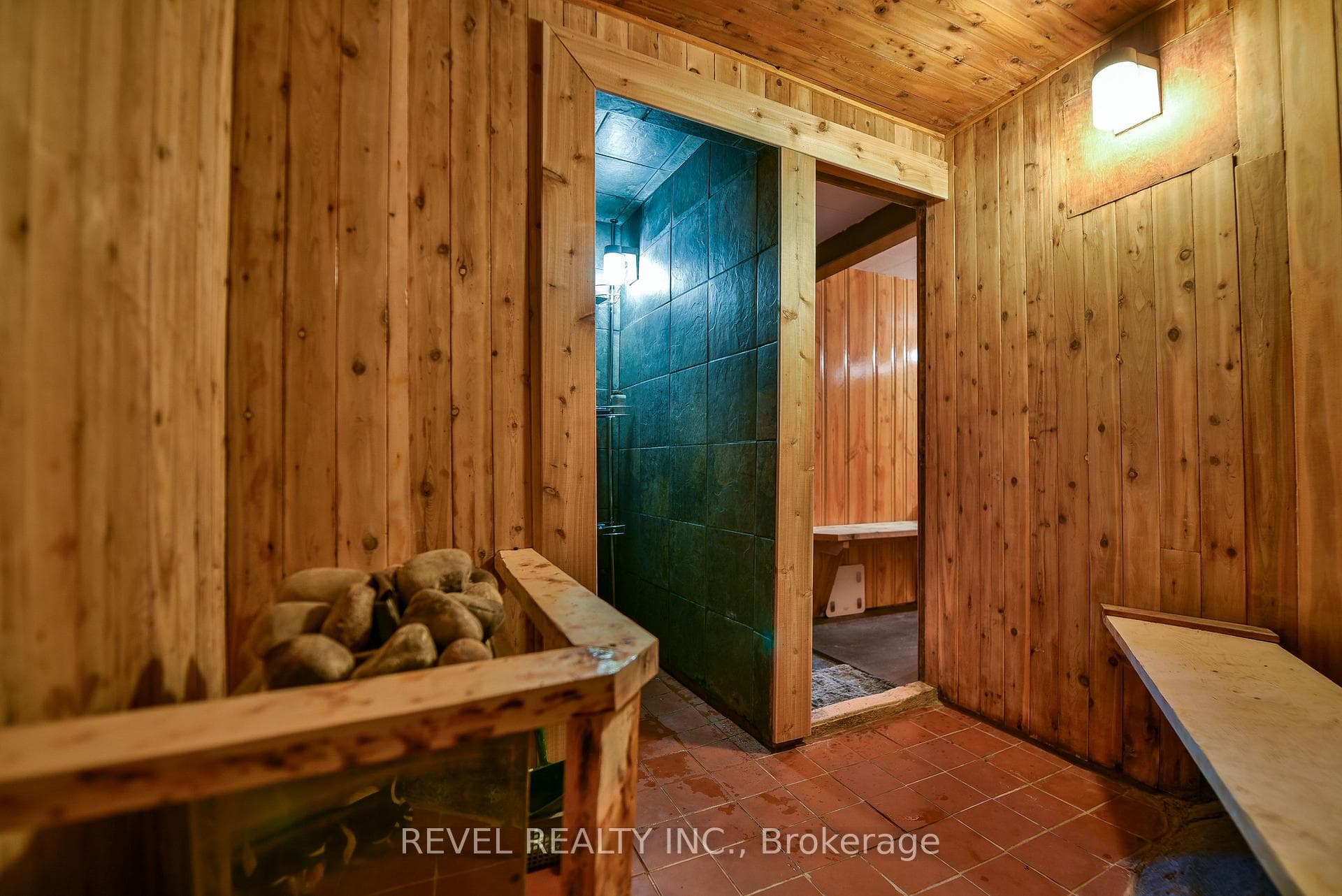 203 Dixon Street photo 35