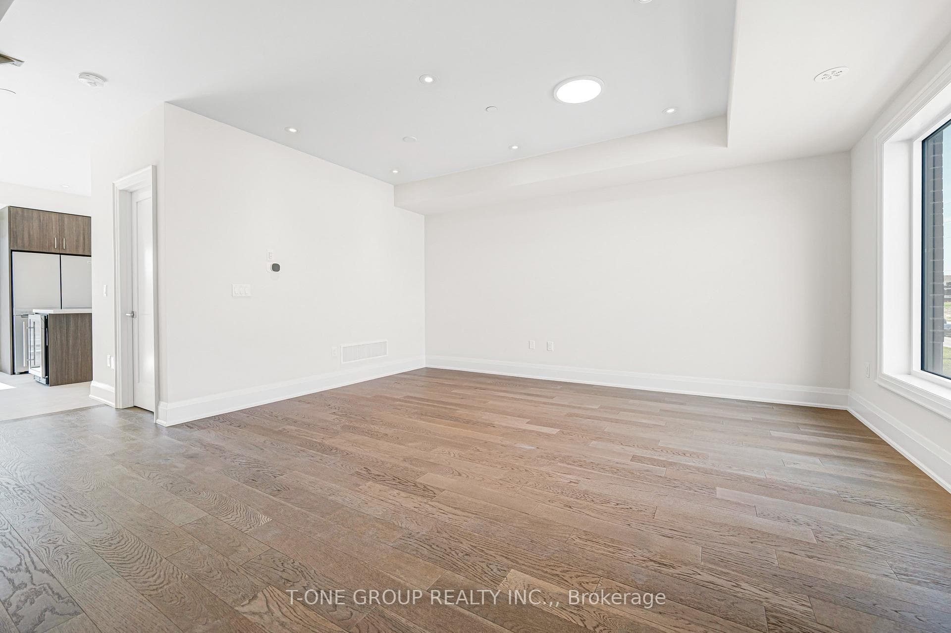 106 Grimsby Lane photo 27