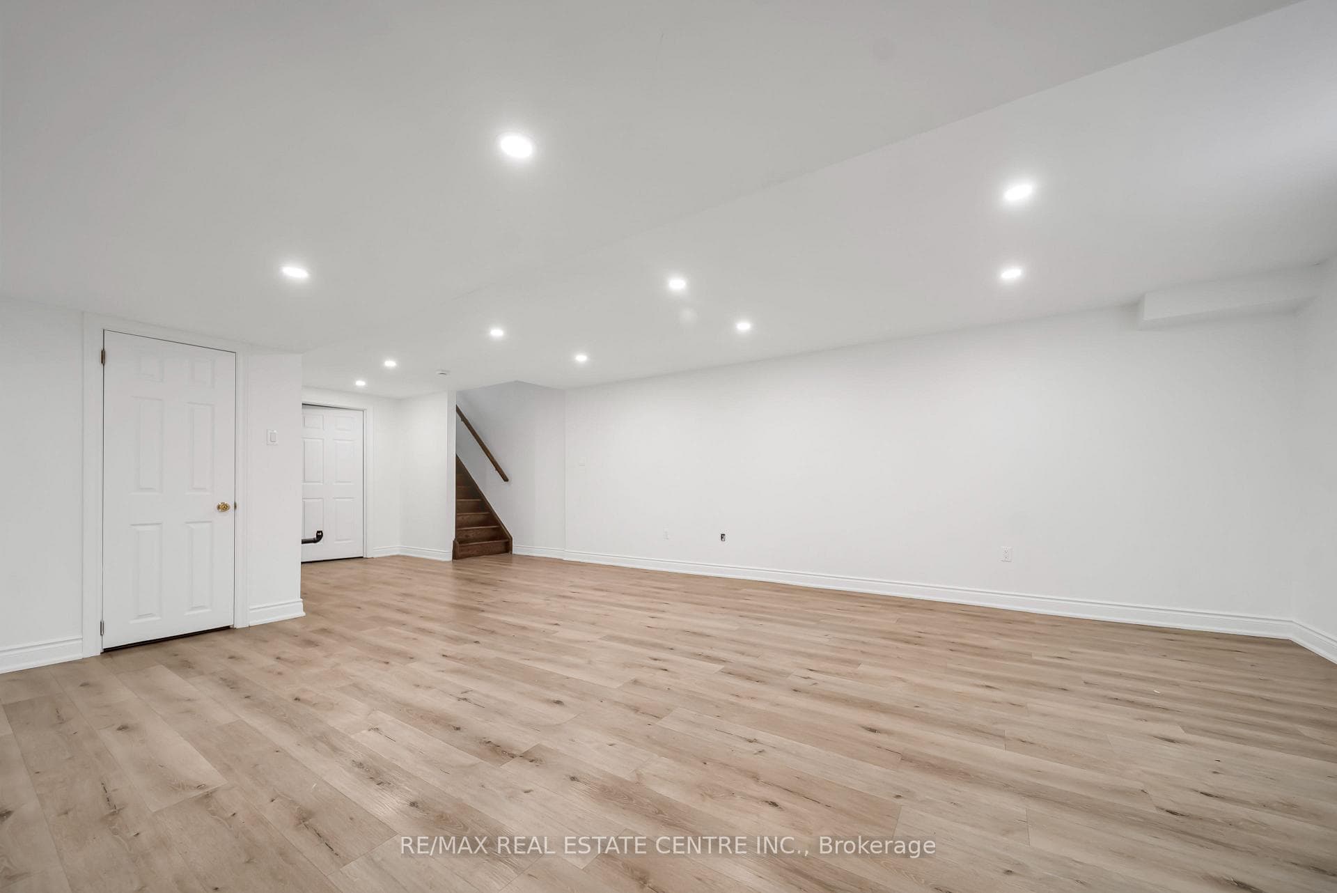 8 Munch Place photo 44