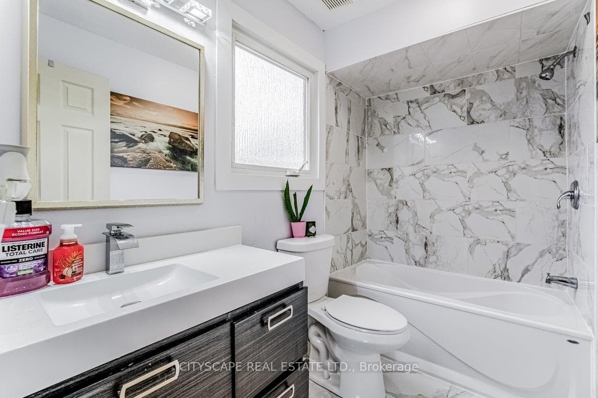 4548 Ivy Gardens Crescent photo 13