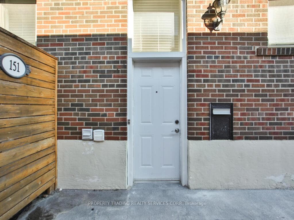 151 Navenby Crescent photo 32