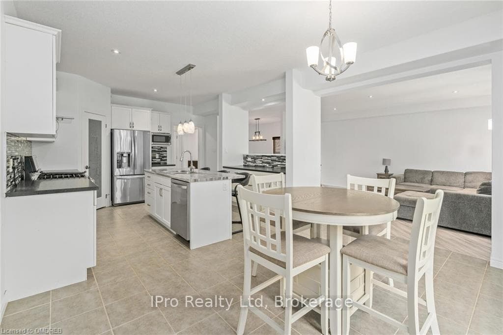 81 WARDLAW Avenue photo 20