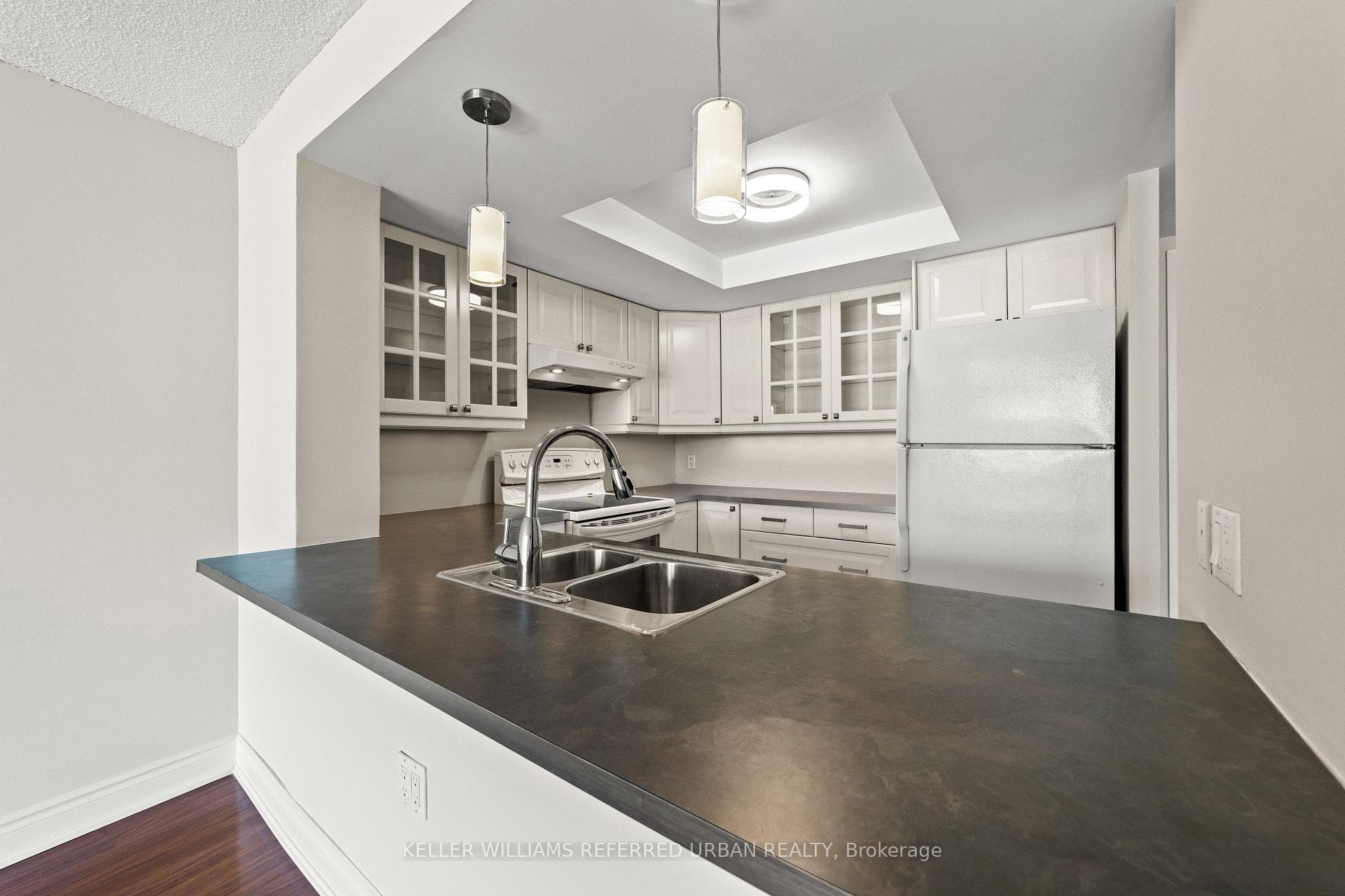 725 King Street Unit 605 photo 5