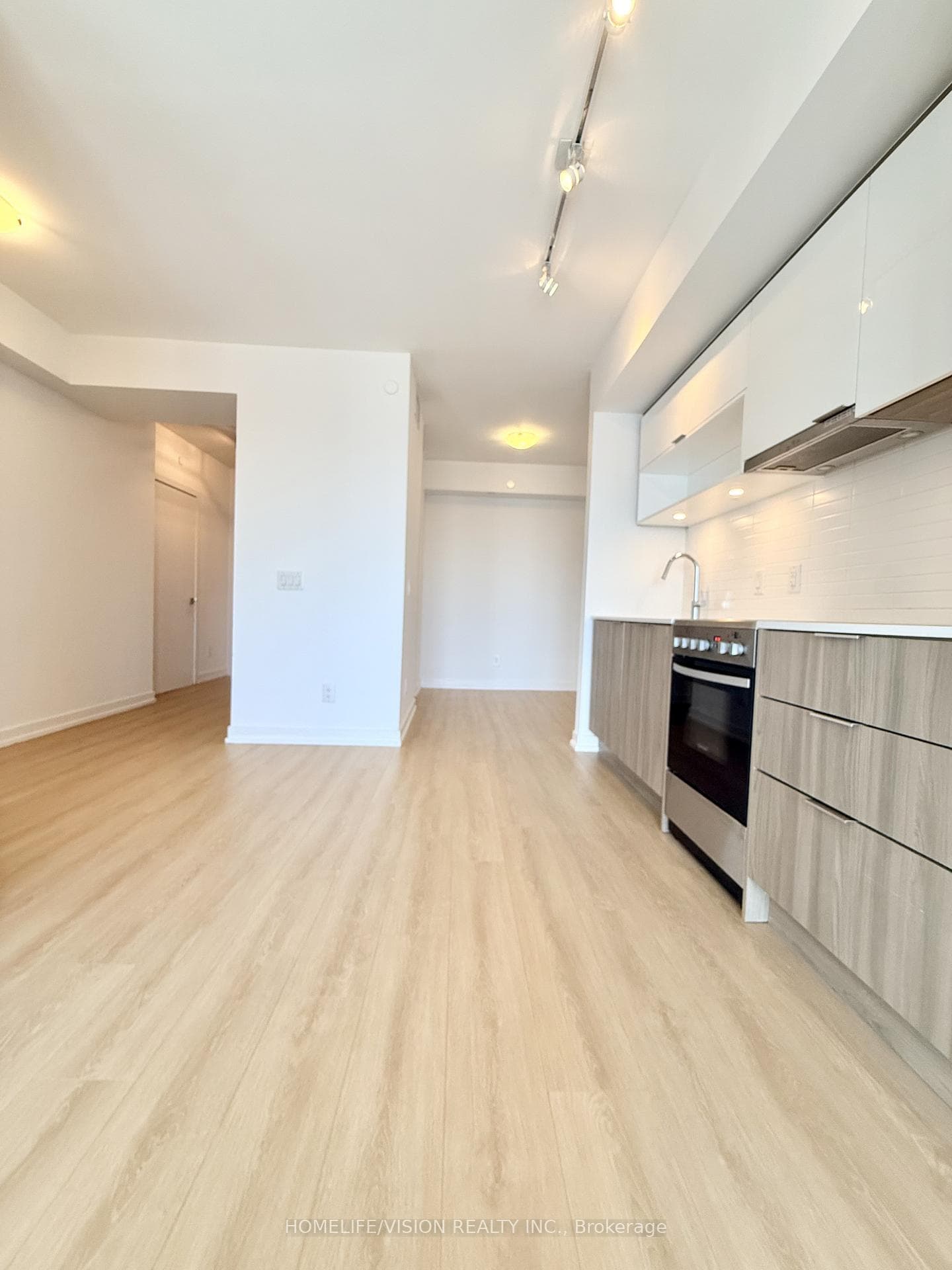 159 Wellesley Street Unit 2806 photo 15