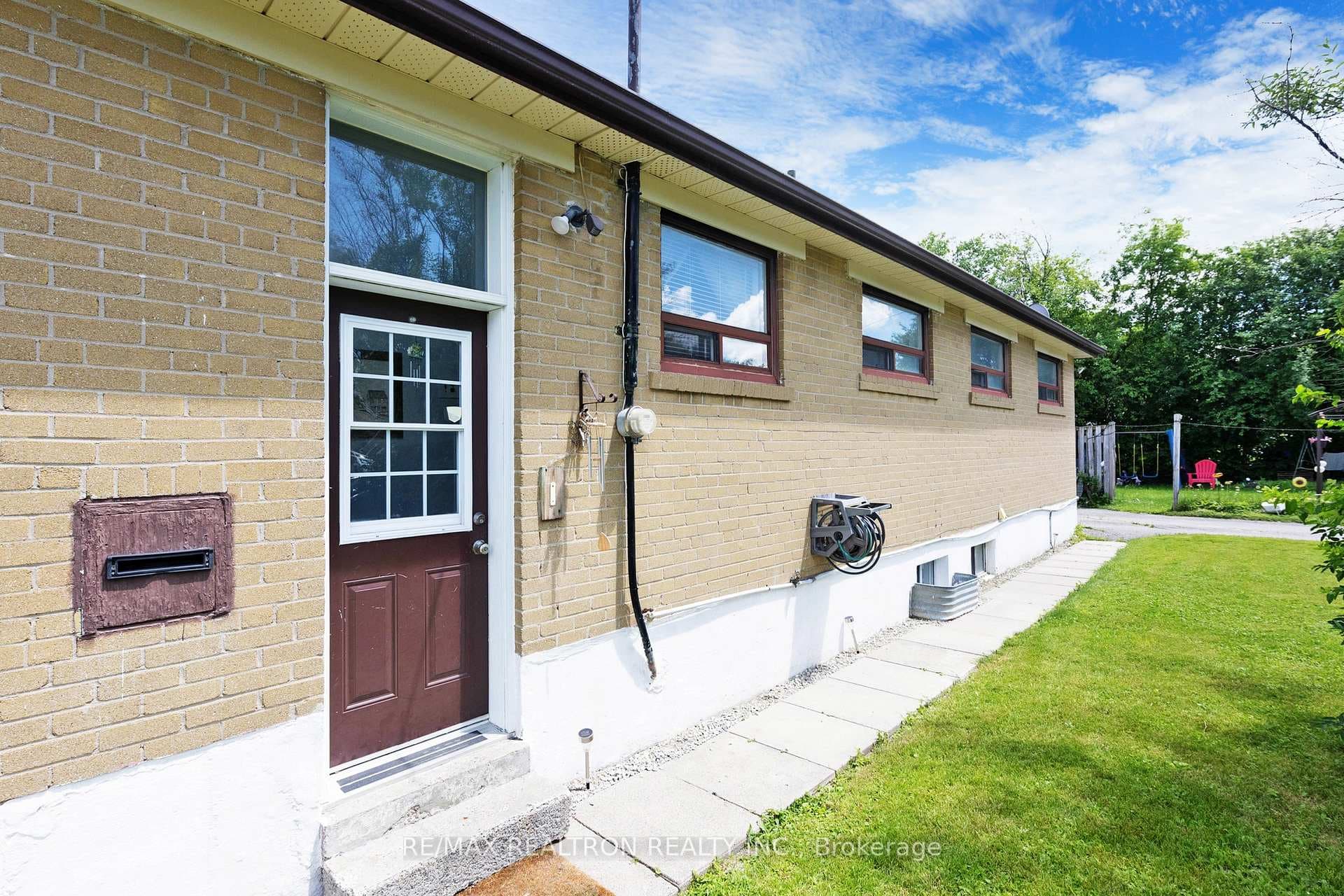 75 Davis Road photo 46