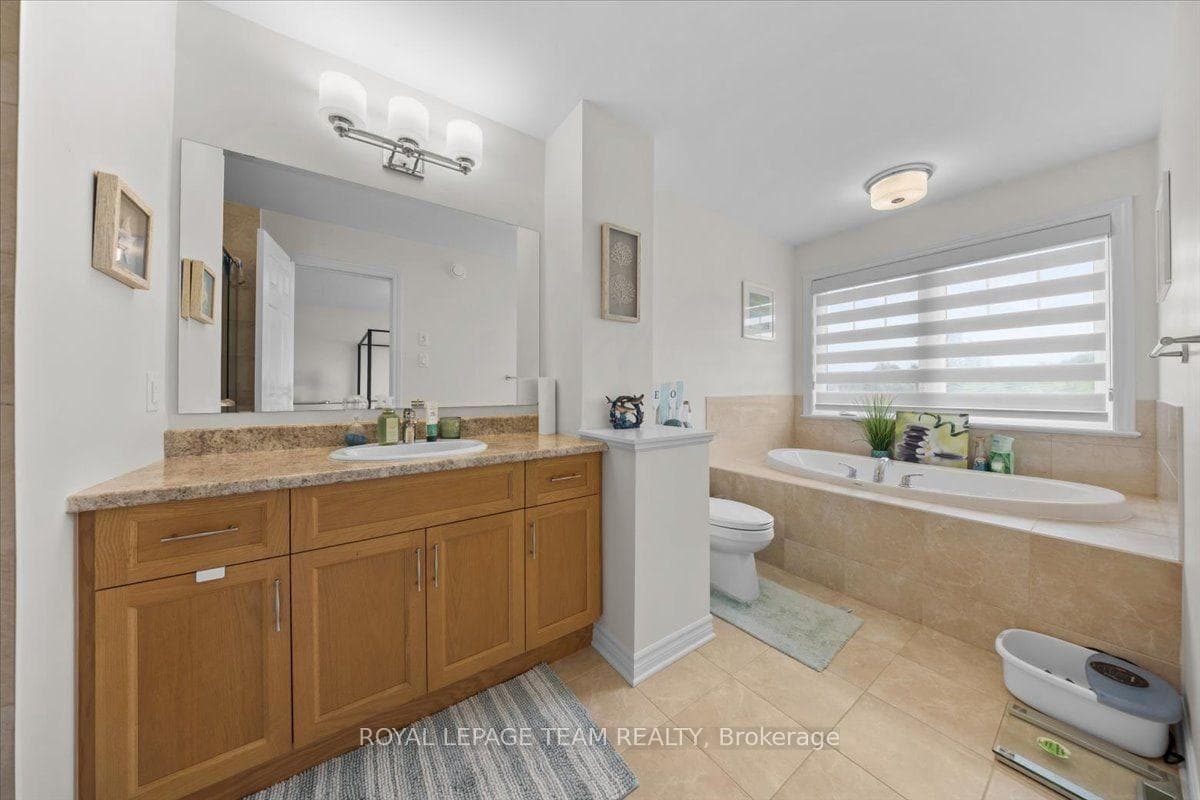 552 Jackdaw Avenue photo 25