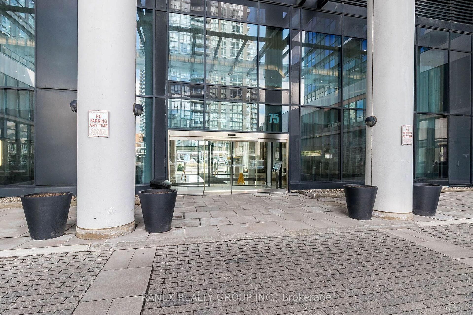 75 Eglinton Avenue Unit 2106 photo 2