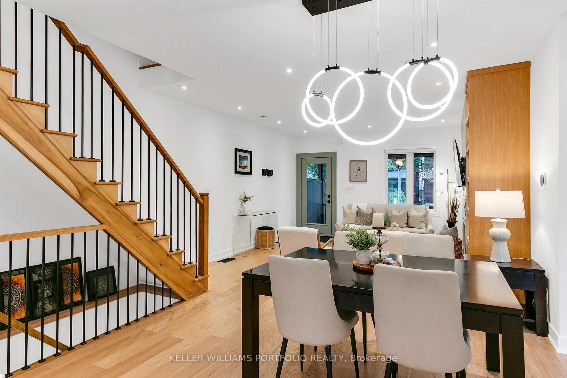 231 Grace Street photo 8