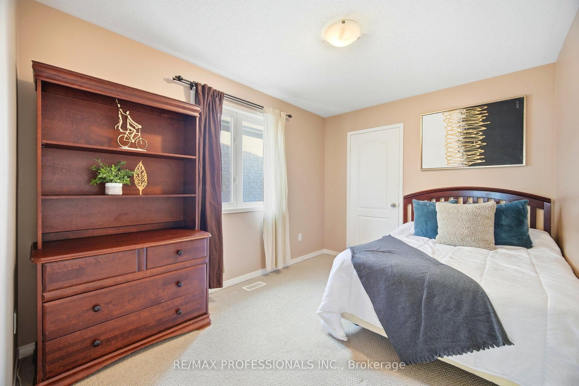 56 Lightcatcher Circle photo 32