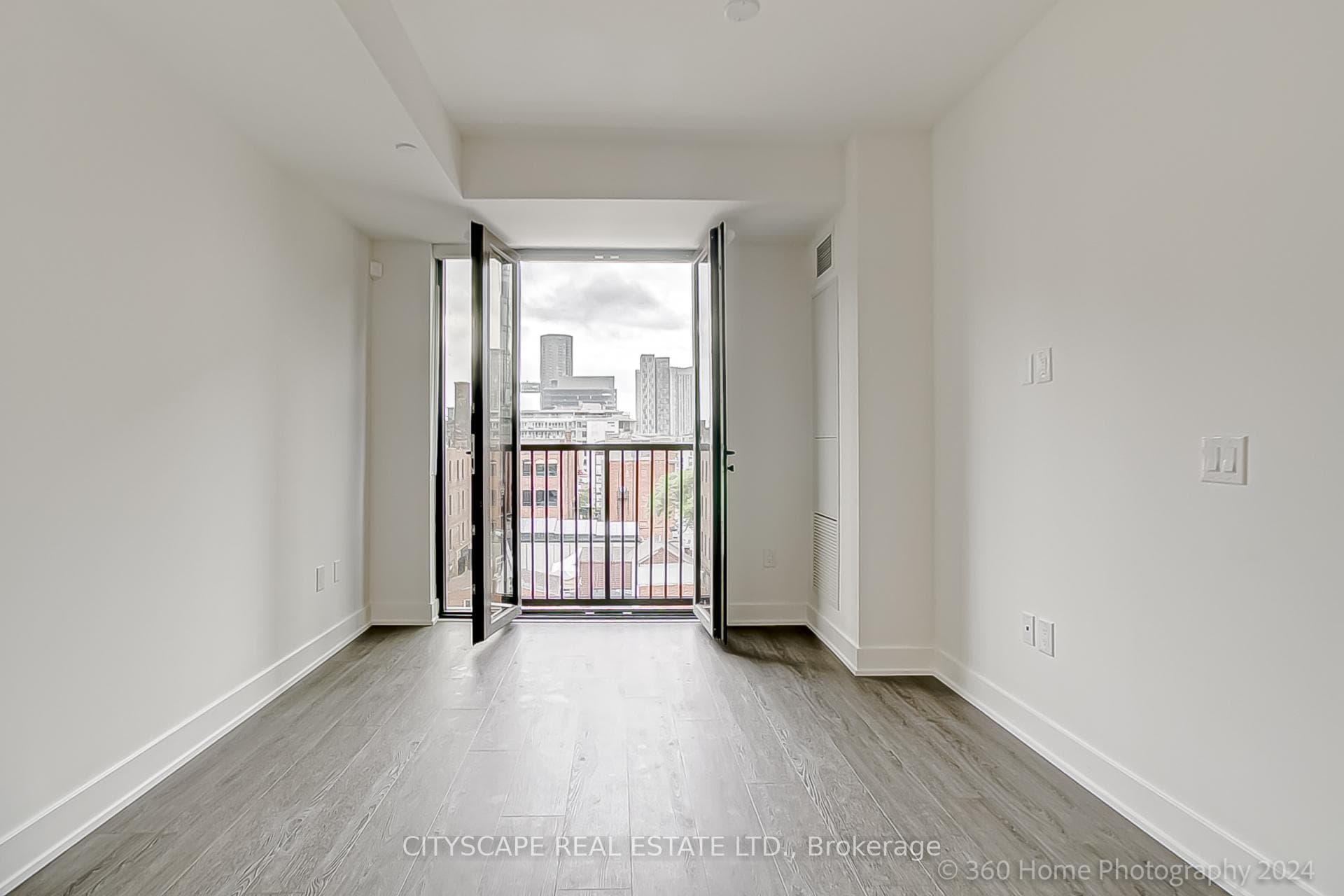 123 Portland Street Unit 610 photo 9