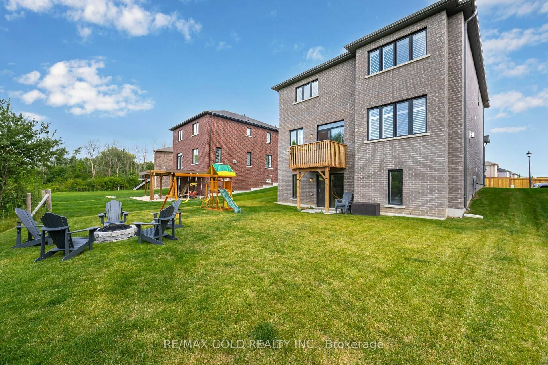 39 Emerald Street photo 38