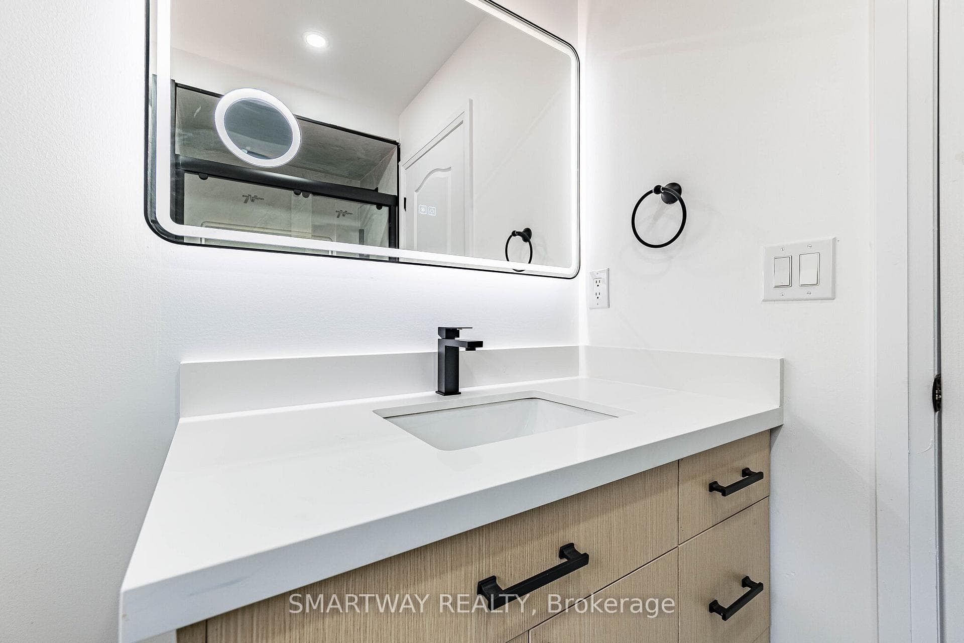 38 Lockburn Crescent photo 34