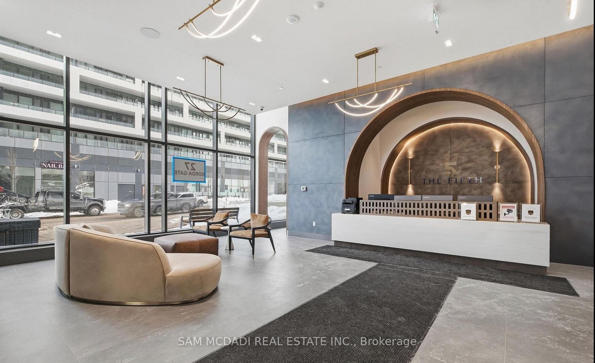 27 Korda Gate Unit 1709 photo 3