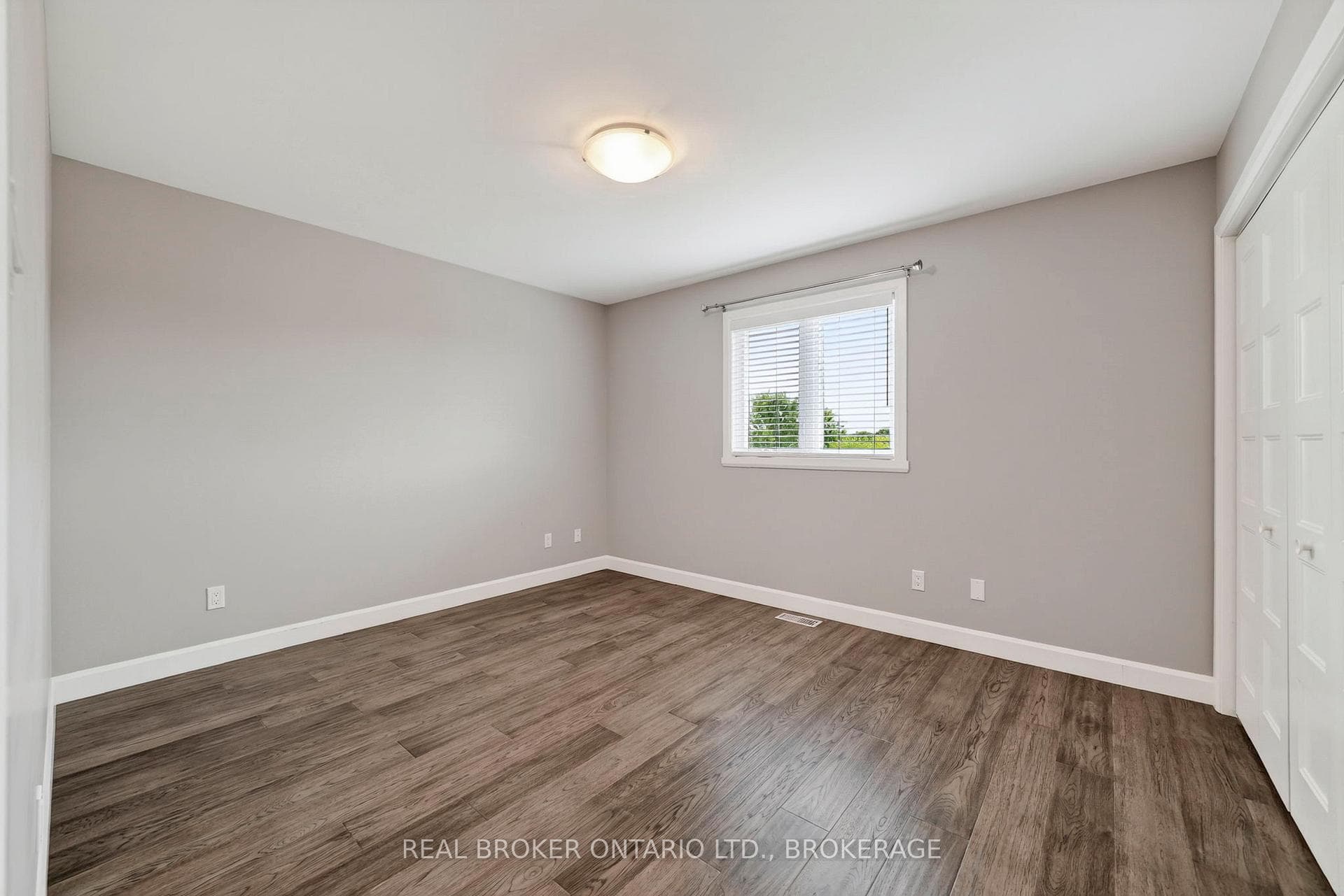 2199 Burke Avenue photo 22