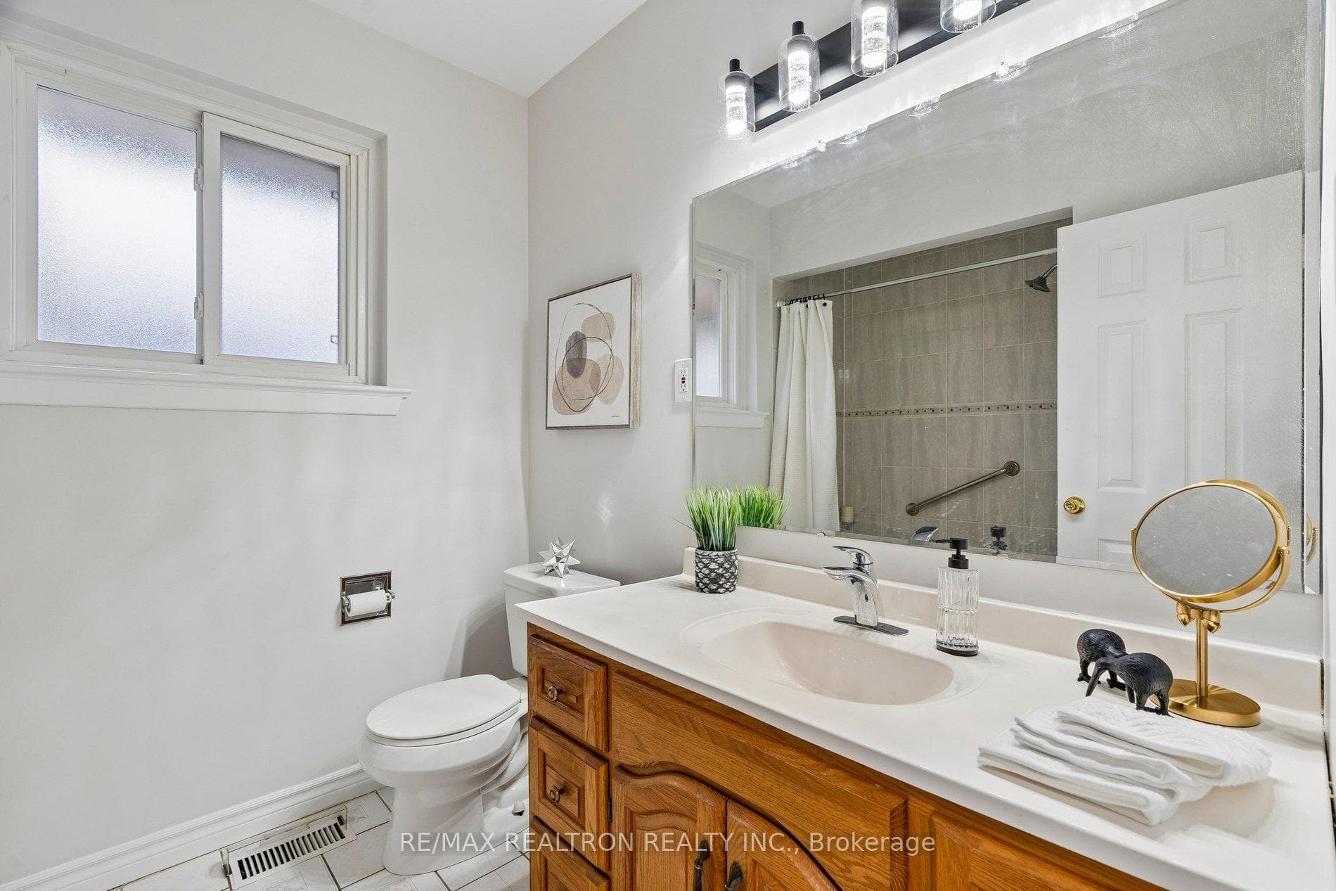 112 Trayborn Drive photo 32