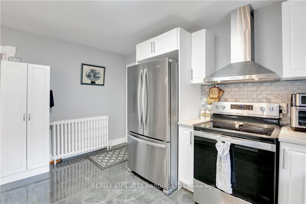 234 FIFTH Street photo 3