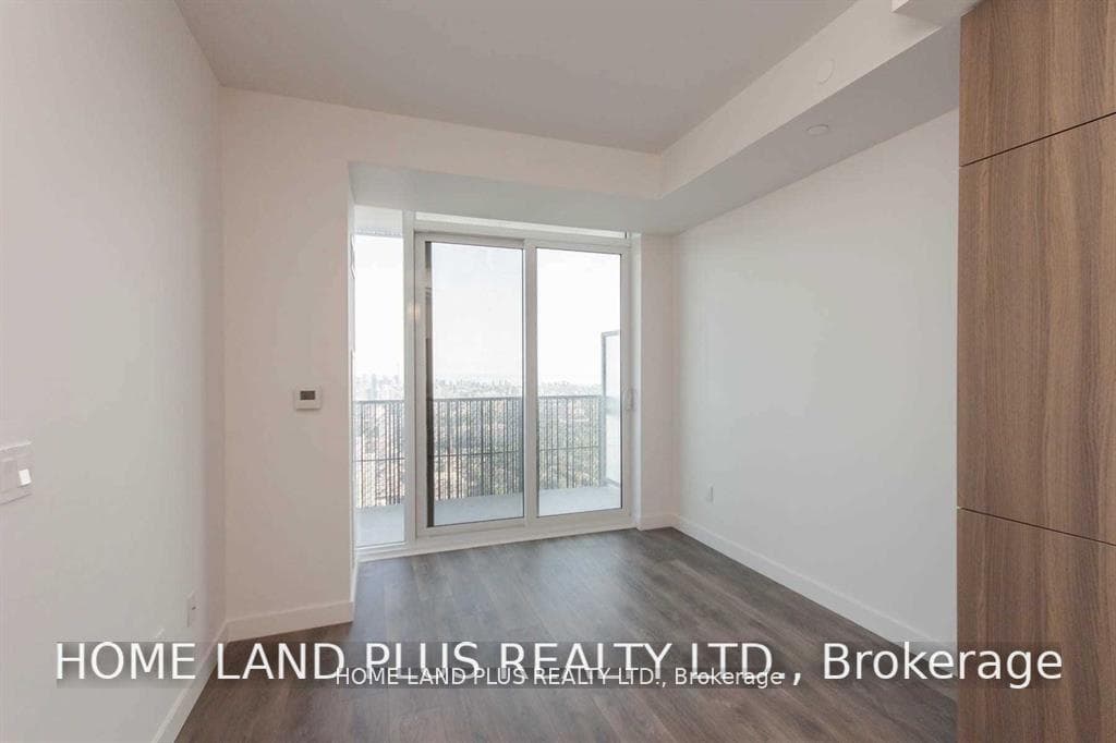 8 Eglinton Avenue Unit 5512 photo 11