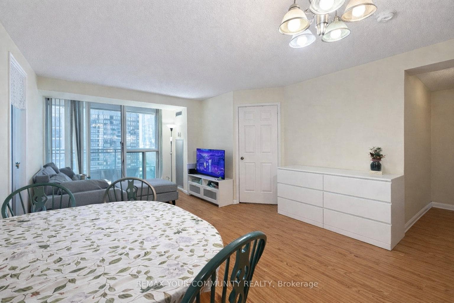 3 Pemberton Avenue Unit 1903 photo 7