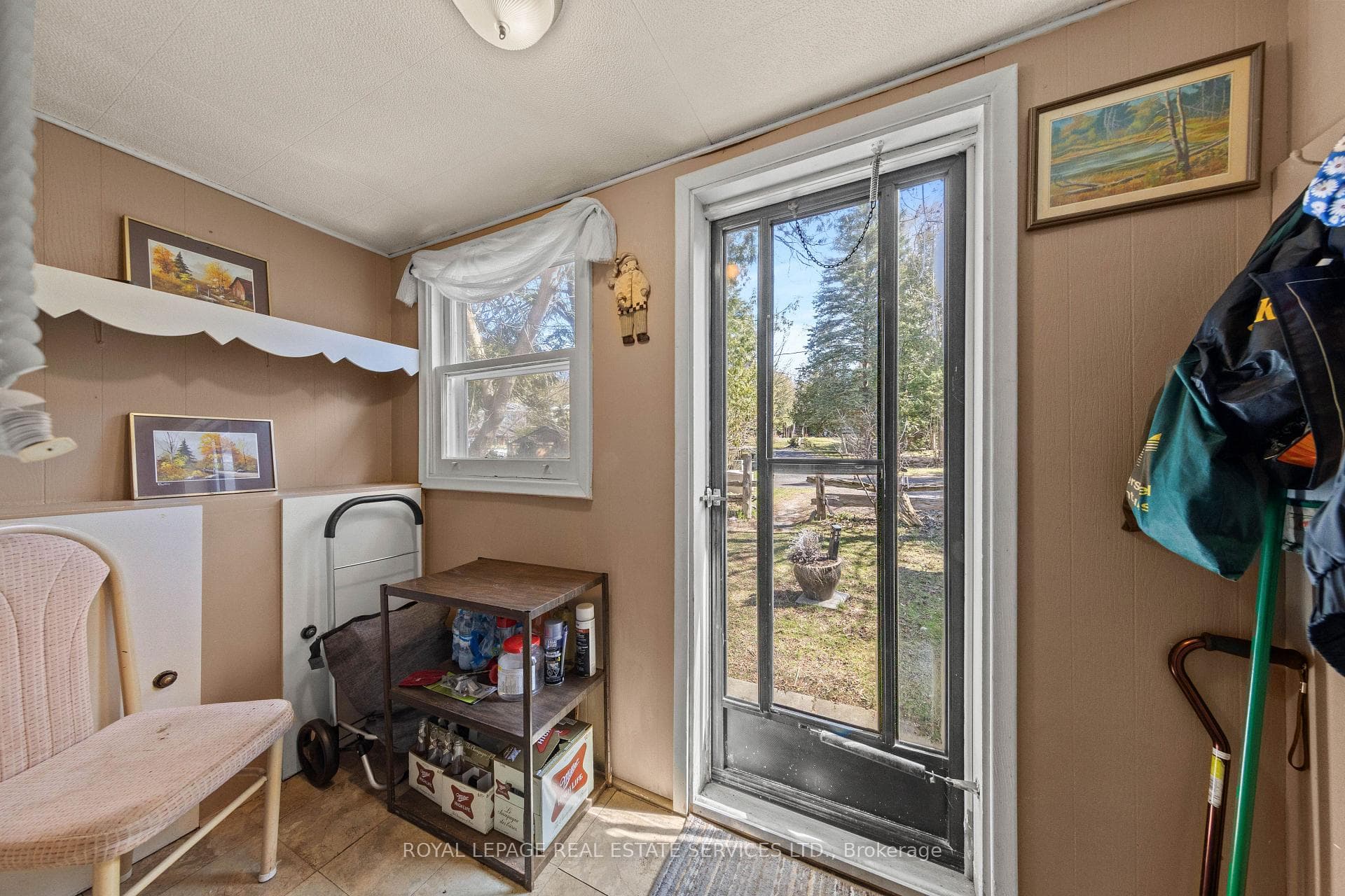 Spacious Bright Mud Room
