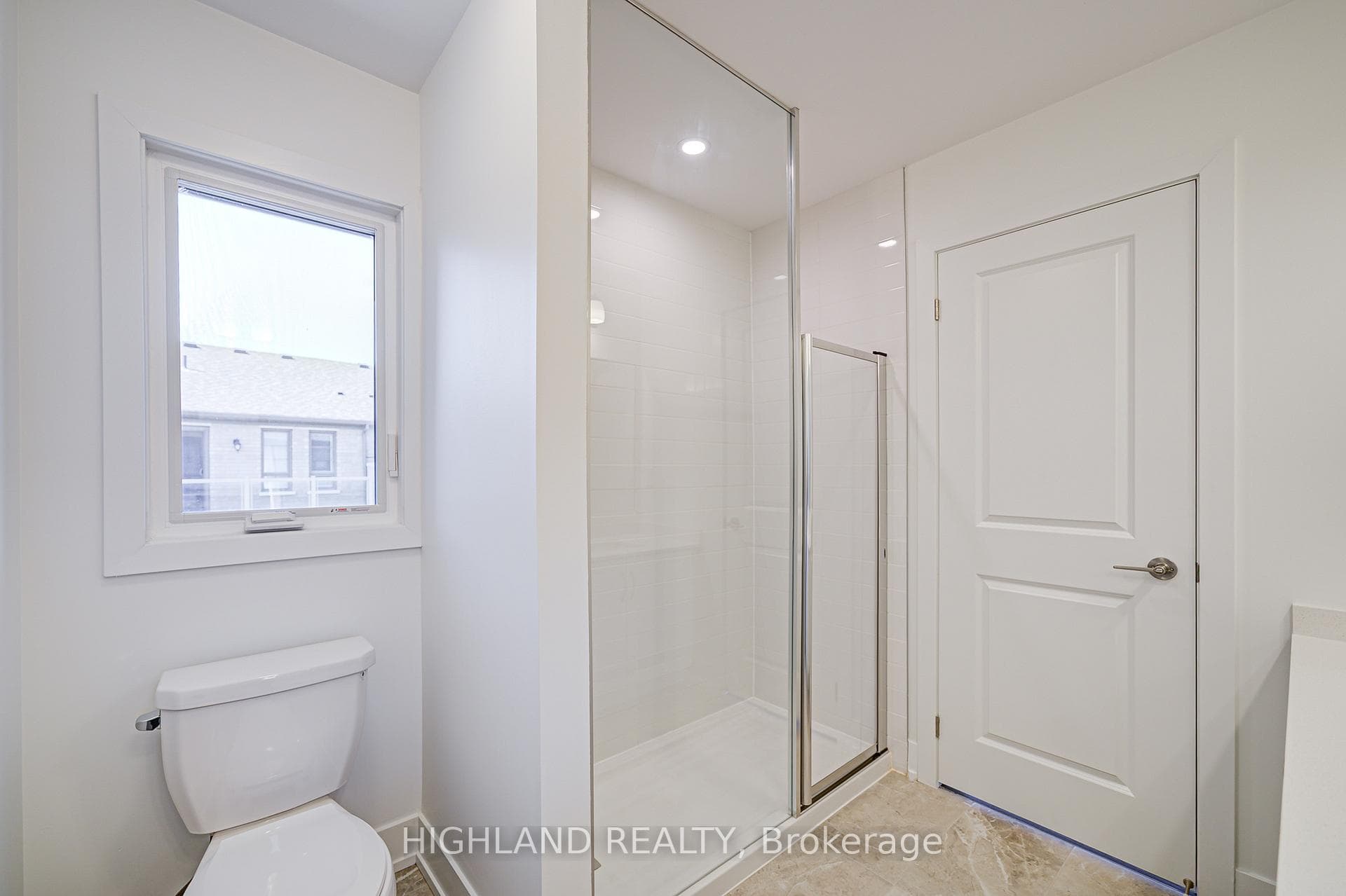 1220 Dartmouth Crescent Unit 11 photo 36
