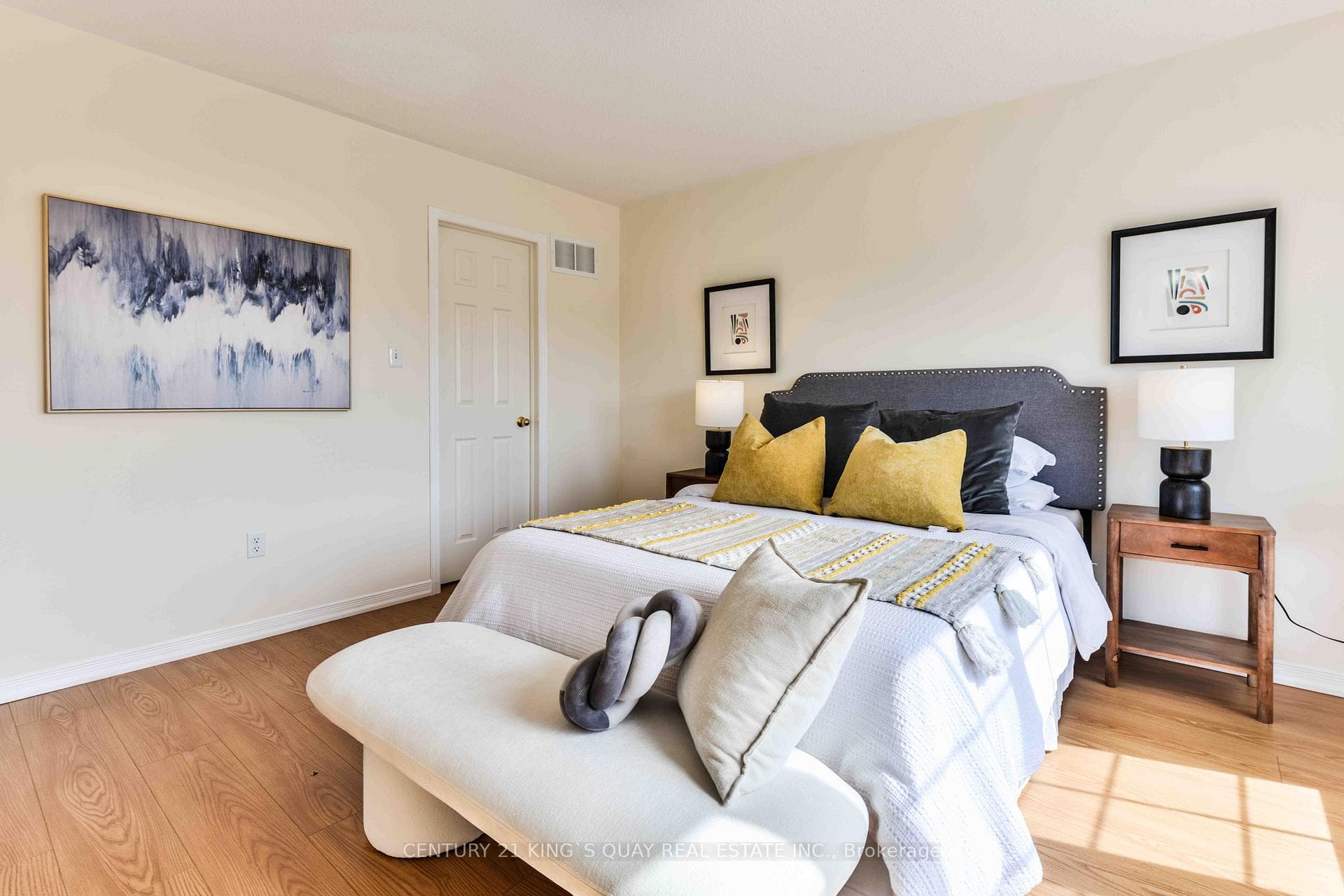 37 Prince Charles Way photo 22