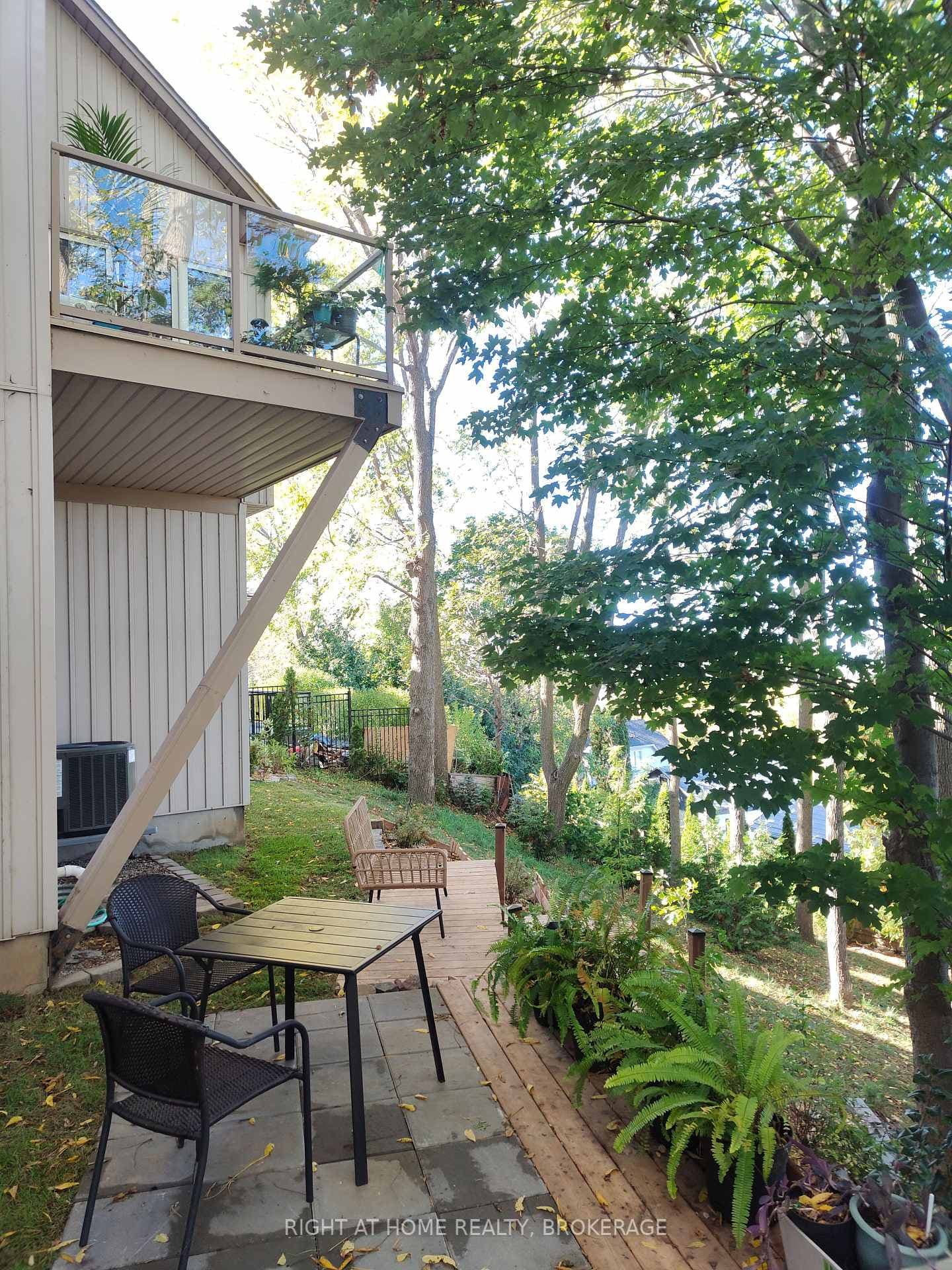 22 Ursula Avenue photo 9