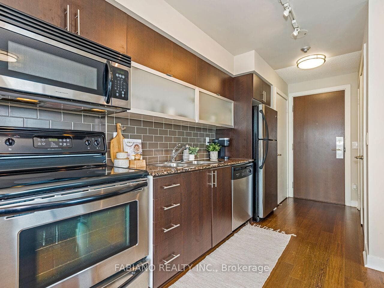 80 Western Battery Road Unit 2011 photo 24