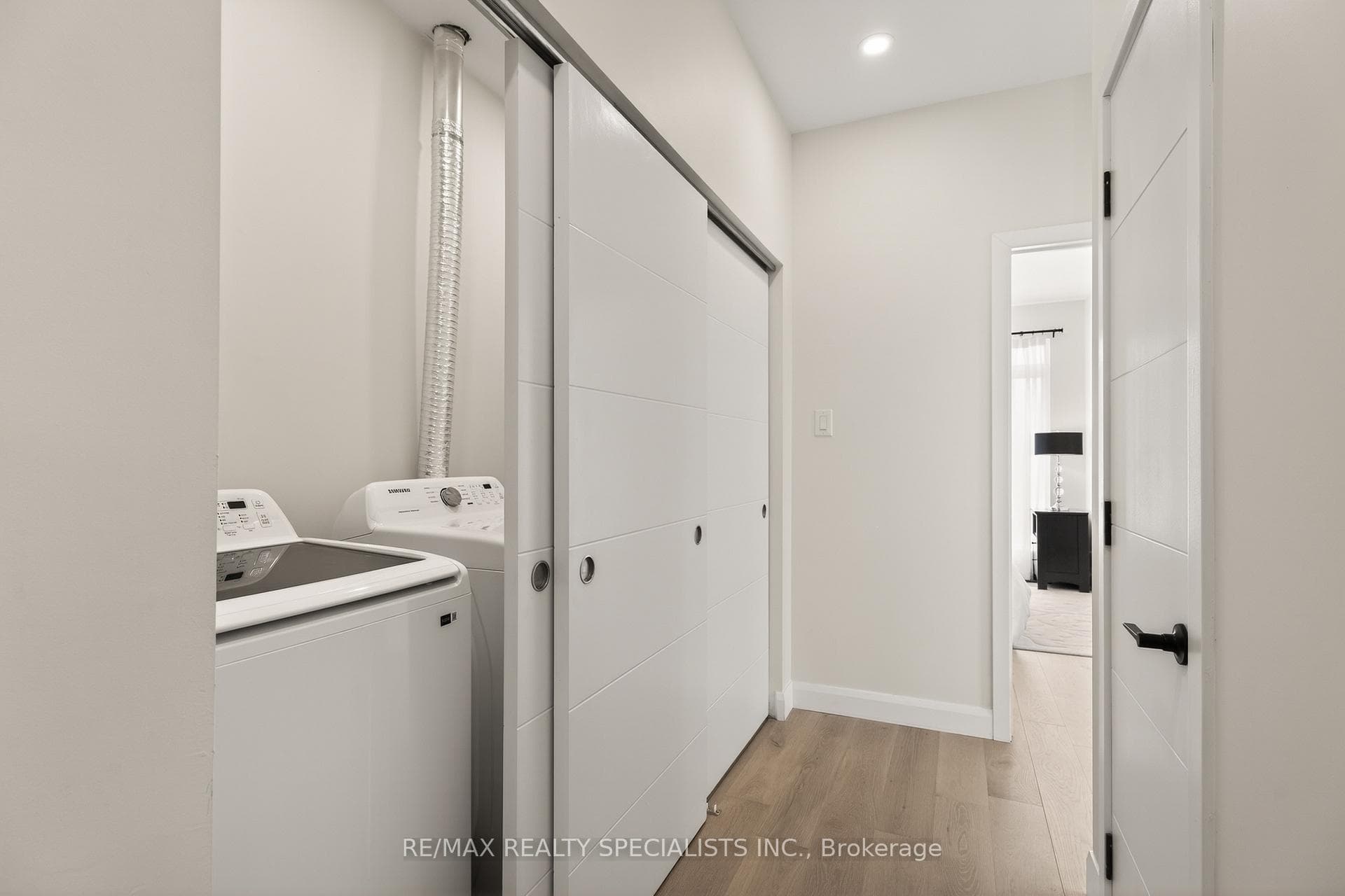207 Montfort Street photo 20
