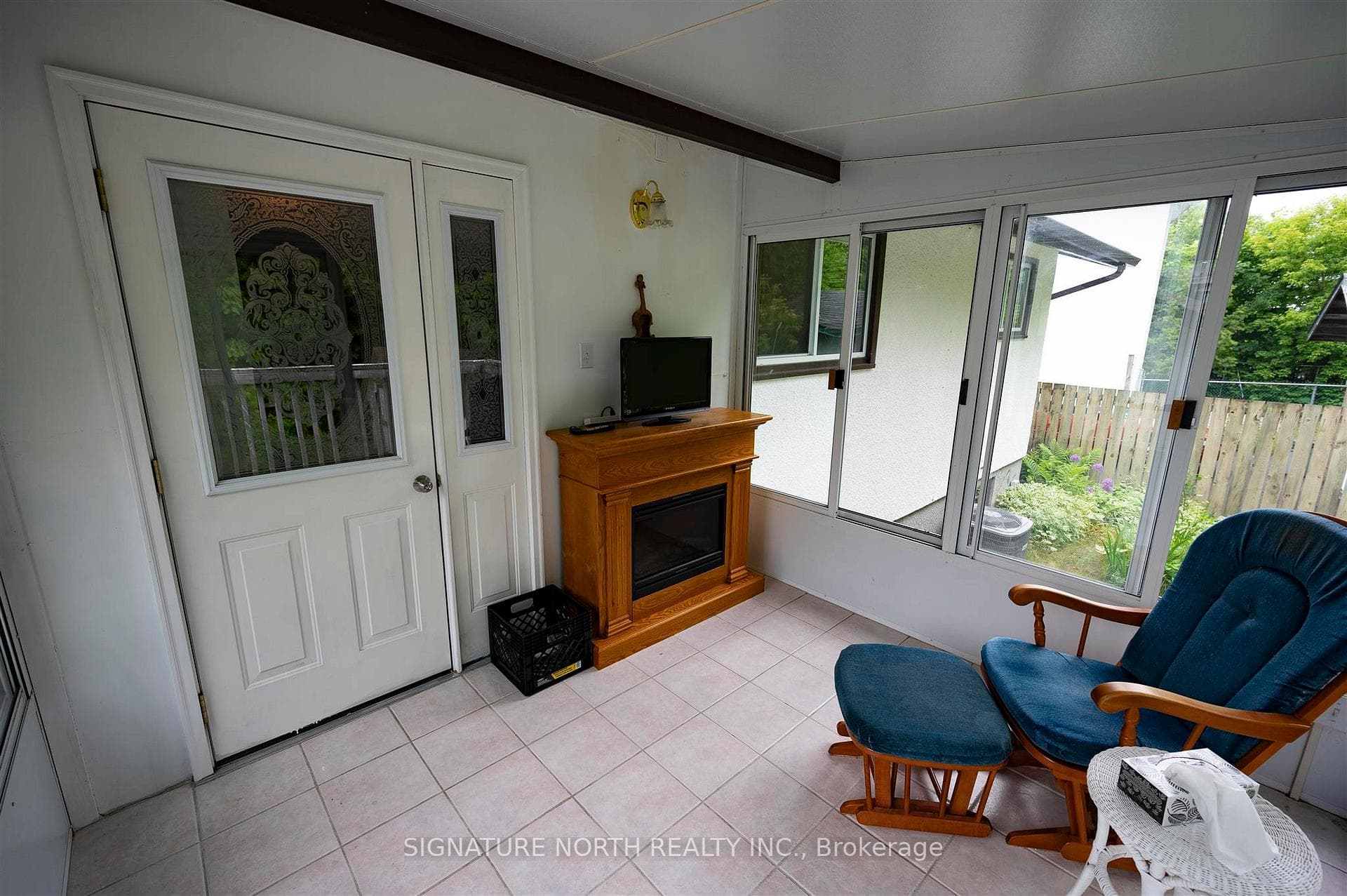 574 Valleywood Crescent photo 19