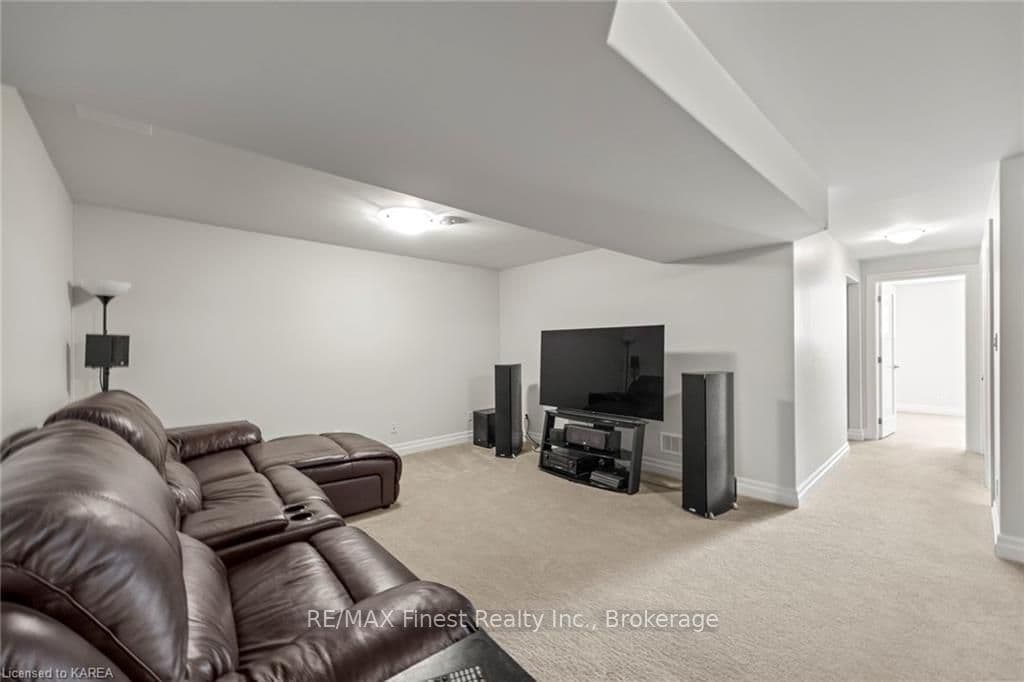 73 ASPEN Drive photo 27