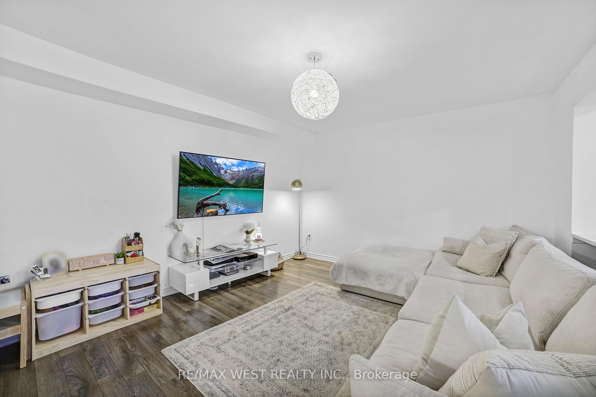 266 Casson Point photo 2