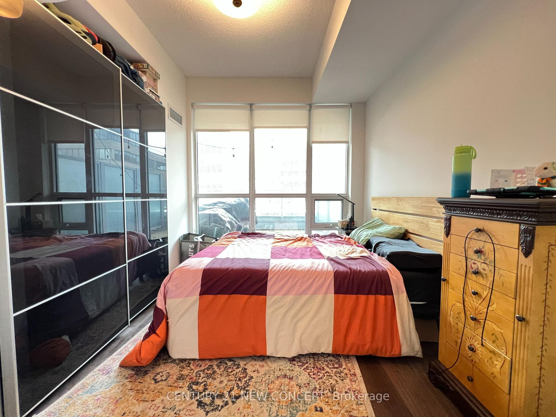 98 Lillian Street Unit 812 photo 1