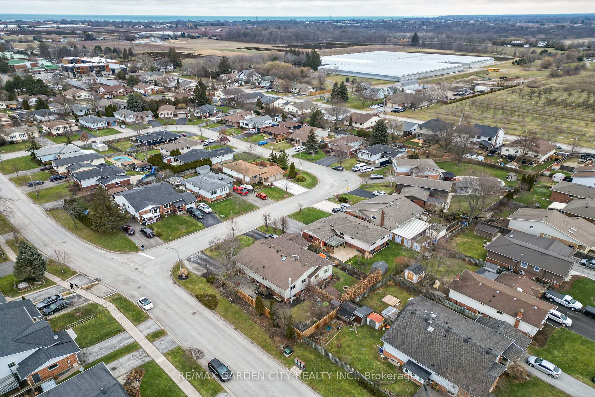 Located in a desired Vineland neighbourhood