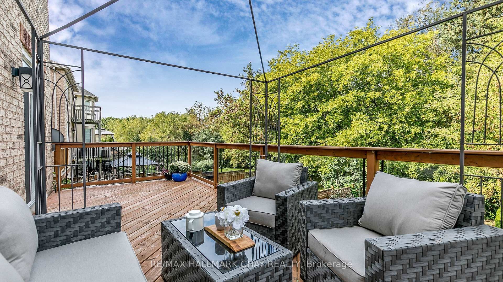 14 Willow Tree Street photo 36