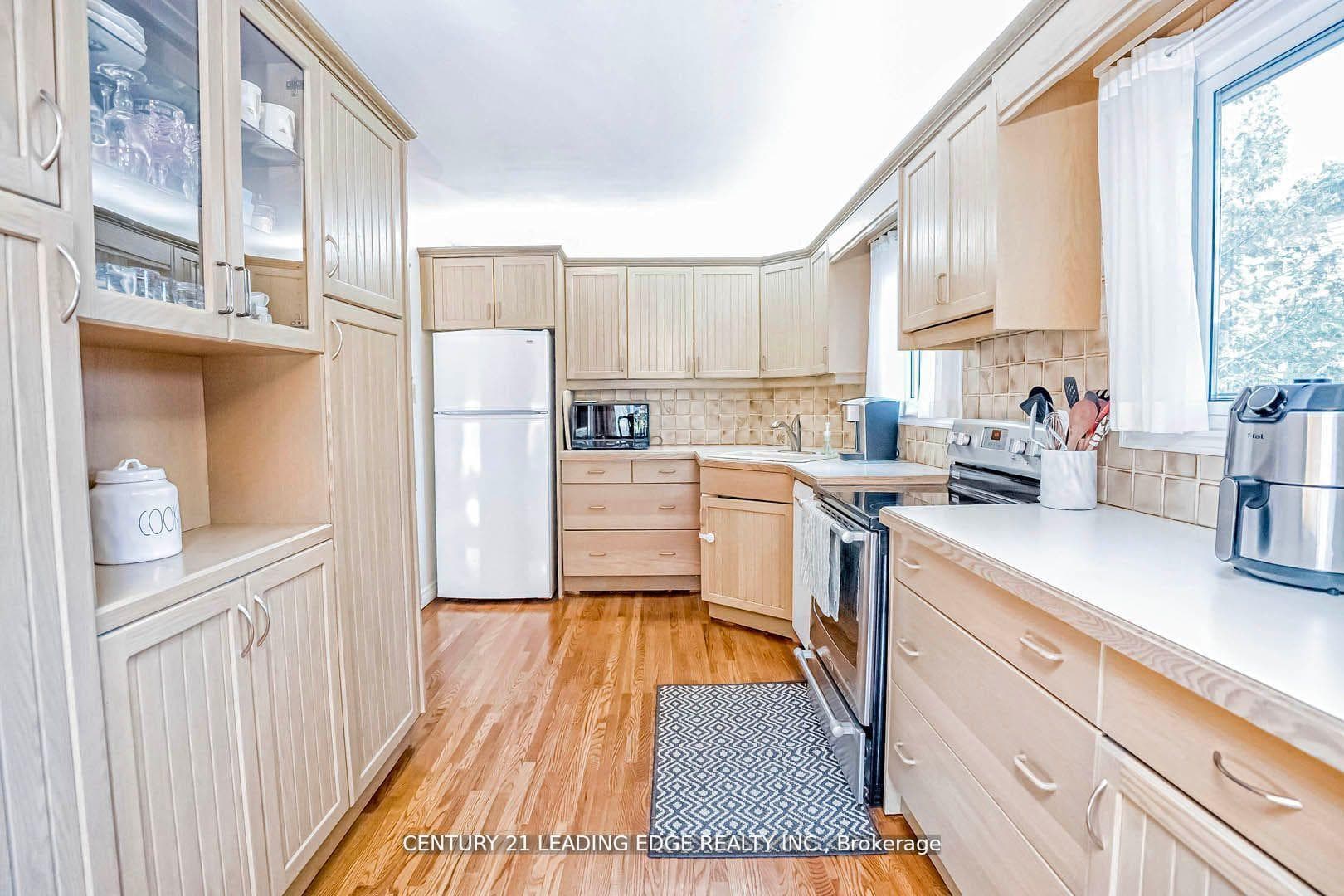 573 Marksbury Road photo 9