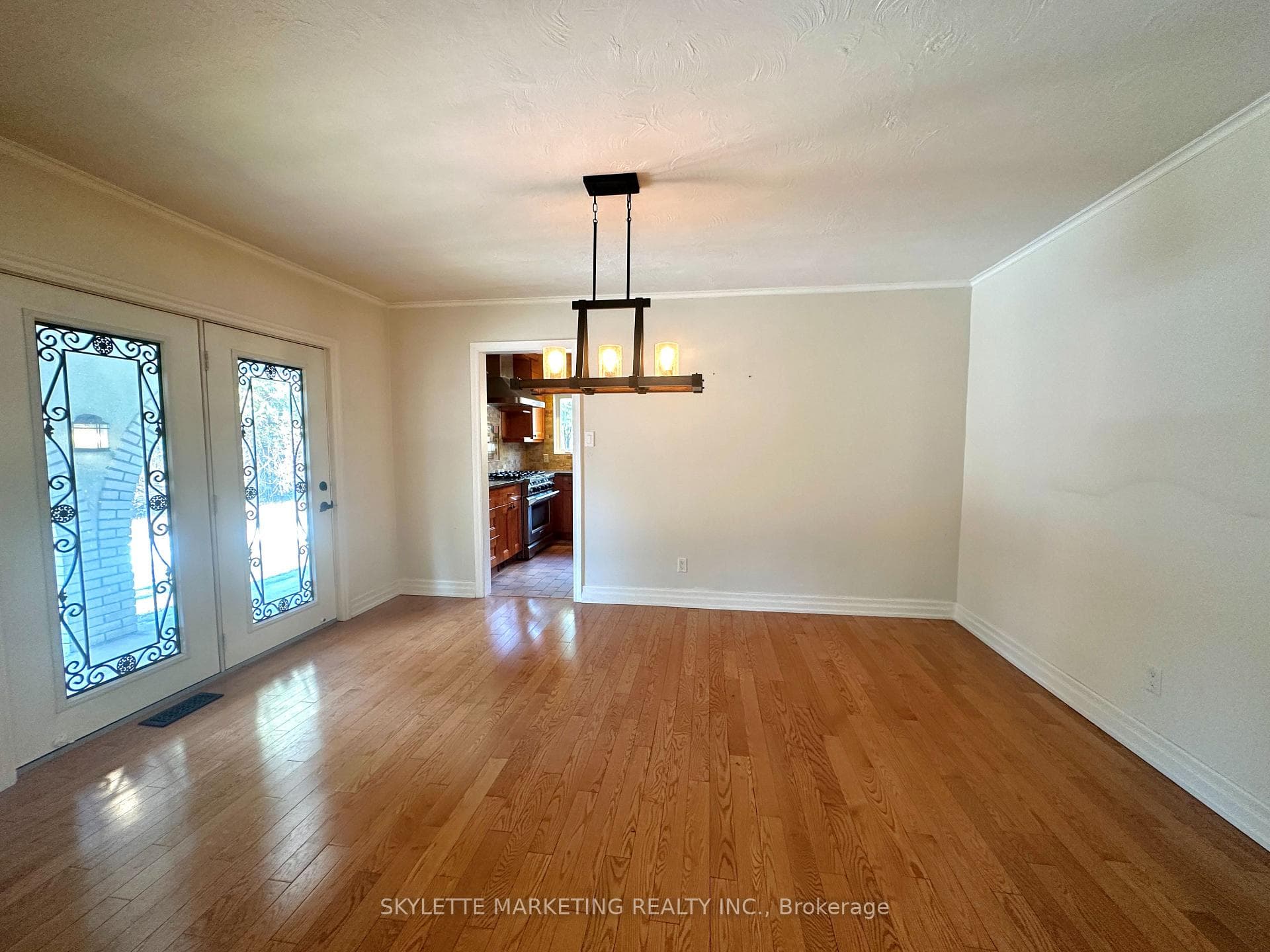 14377 Warden Avenue photo 8
