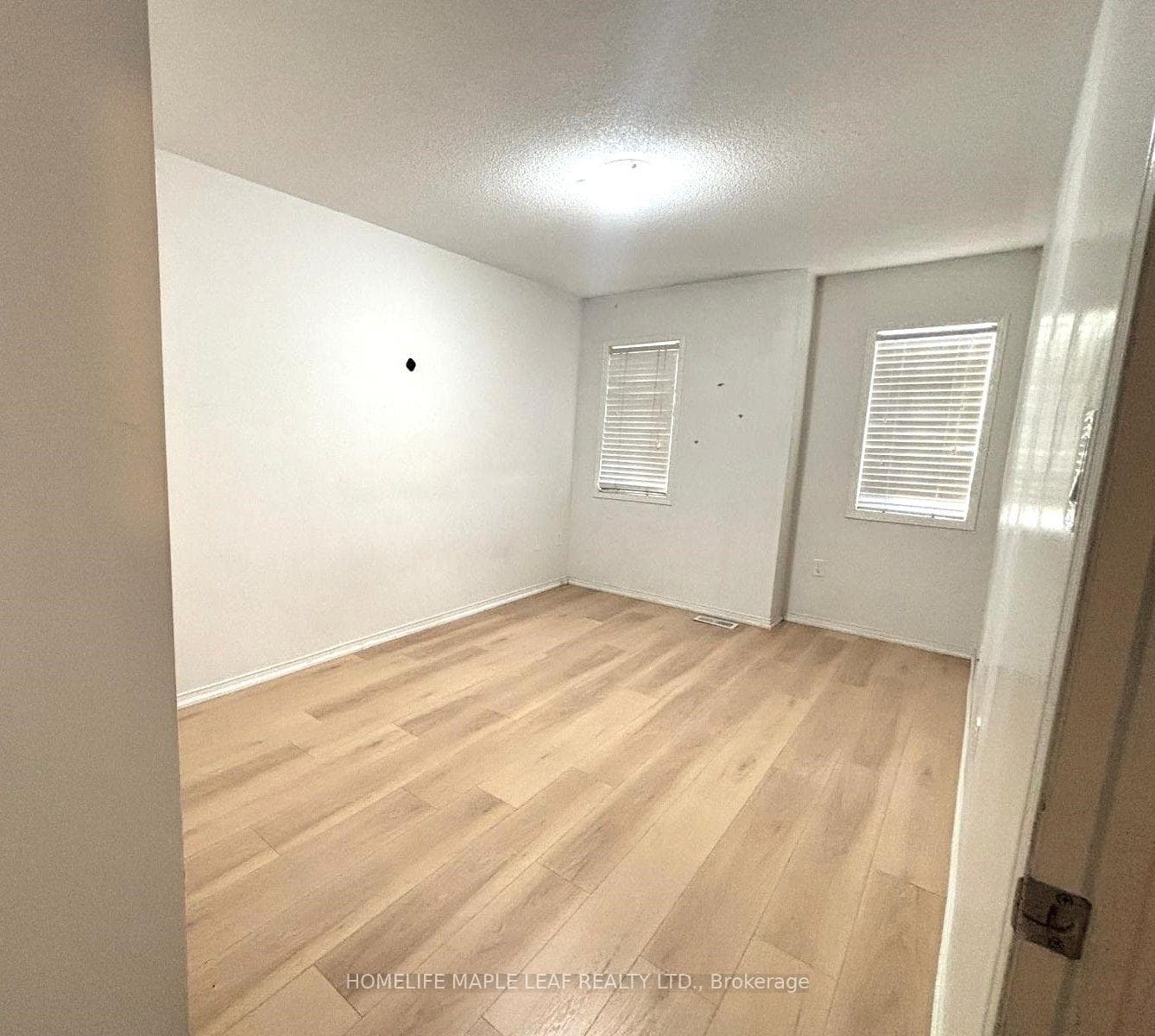 39 Sussexdale Drive photo 11