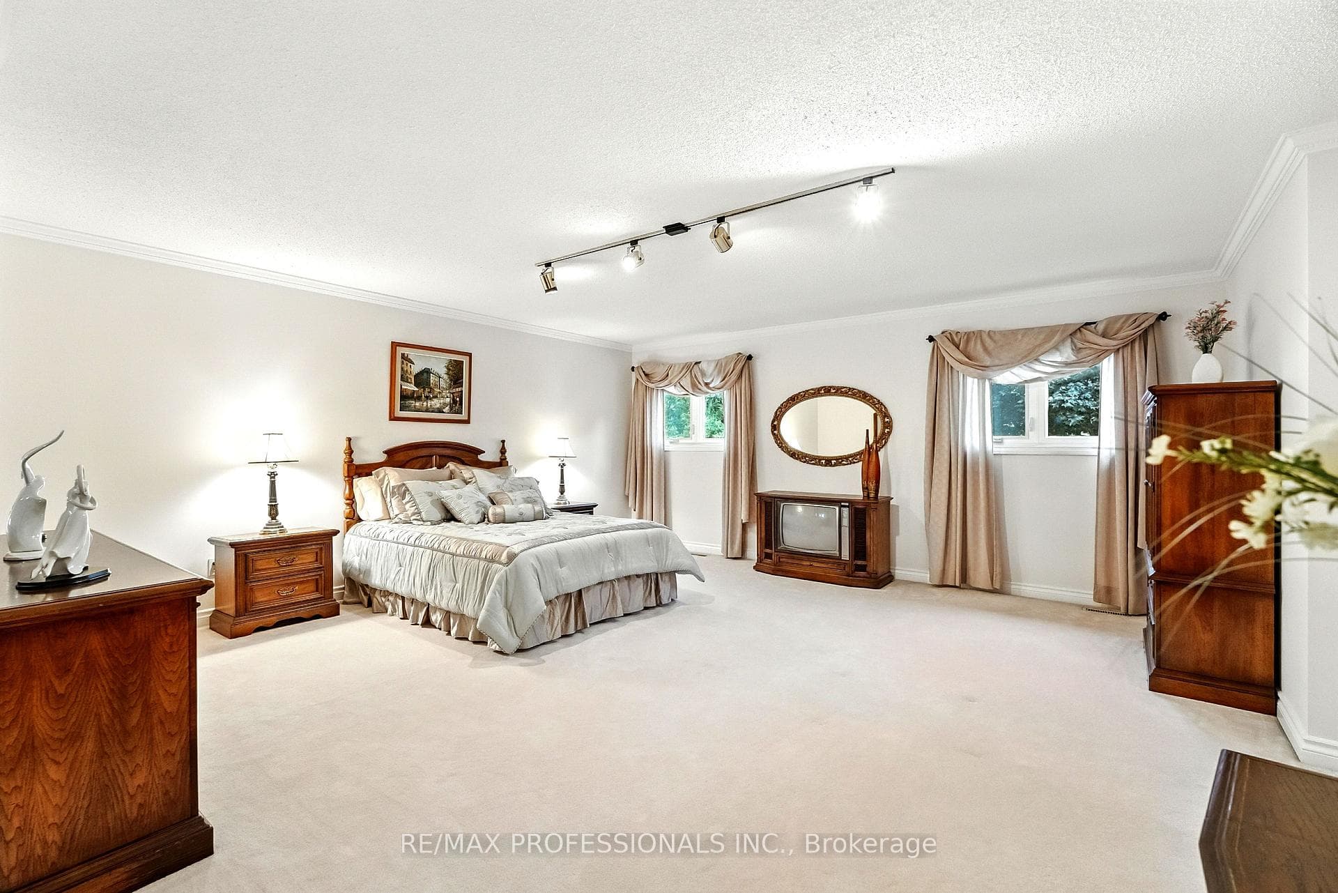 Oversized Primary Retreat