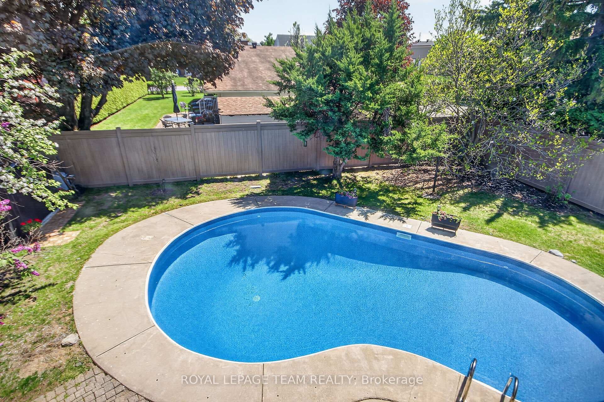 15 Markham Avenue photo 46